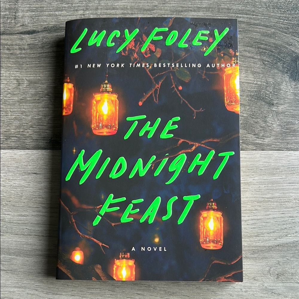 🌸 3 For $20 🌸 The Midnight Feast by Lucy Foley (Book/Novel)